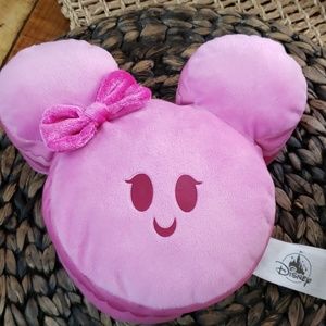 Minnie Macaroon plushy Disney parks